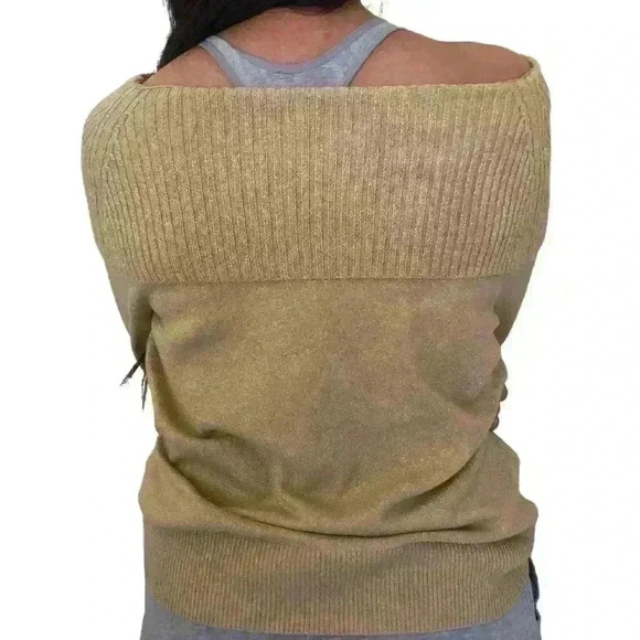 ⚜️🌟OFF-THE-SHOULDER GOLDEN SHIRT🌟⚜️ - Picture 3 of 4